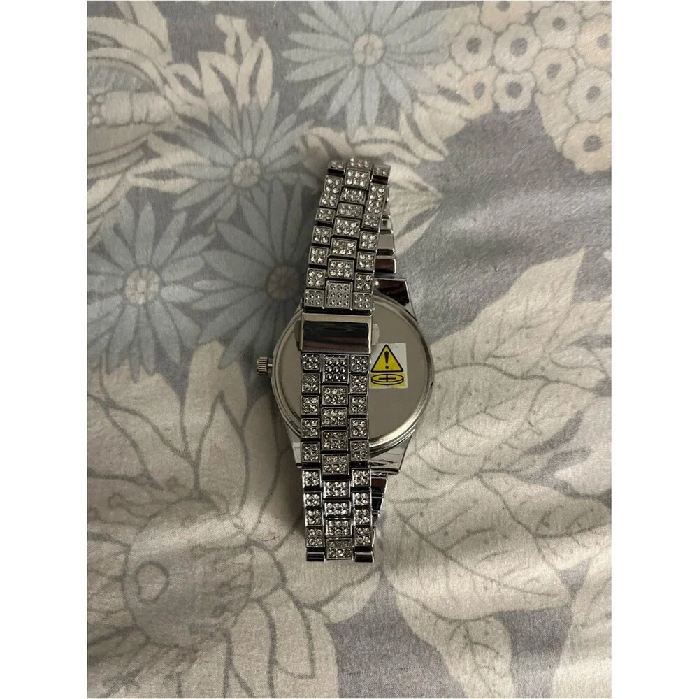 Moissanite unisex this